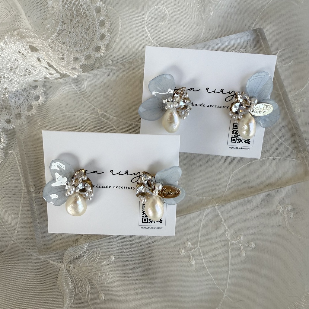 no.133 紫陽花の花びら蝶々のビジューピアス 紫陽花 パール ビジュー 淡水パール ちょうちょ ハンドメイドピアス