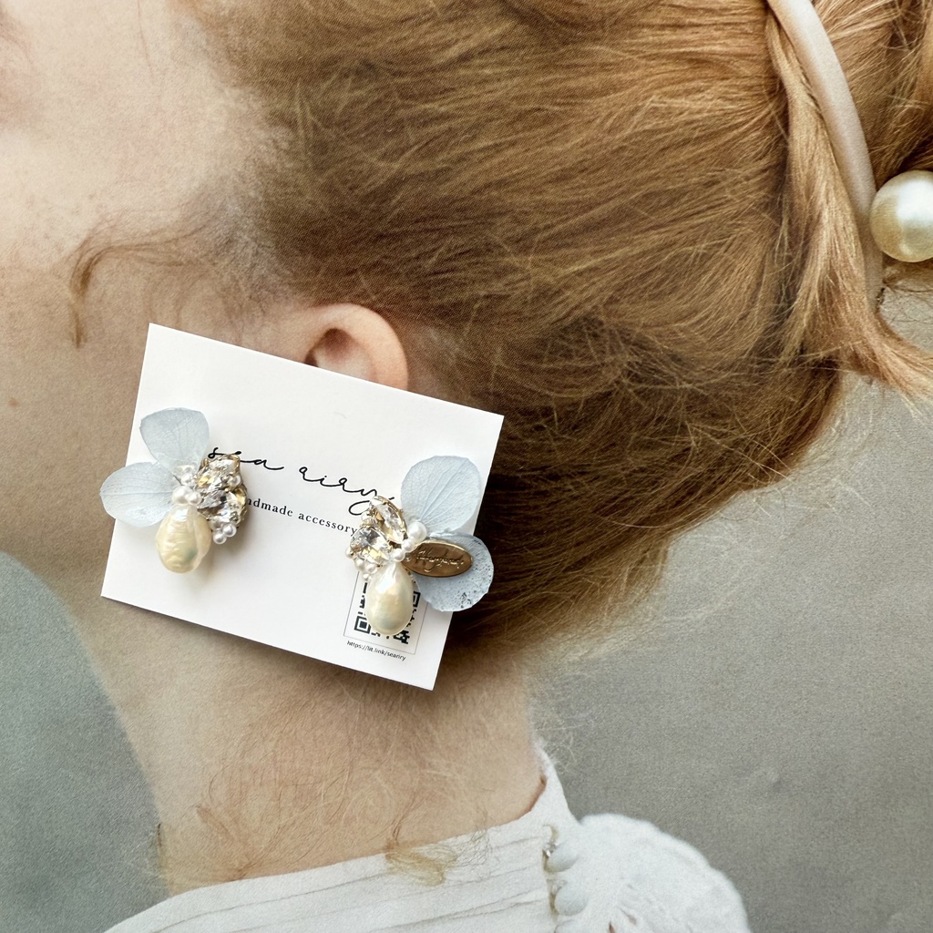 no.133 紫陽花の花びら蝶々のビジューピアス 紫陽花 パール ビジュー 淡水パール ちょうちょ ハンドメイドピアス