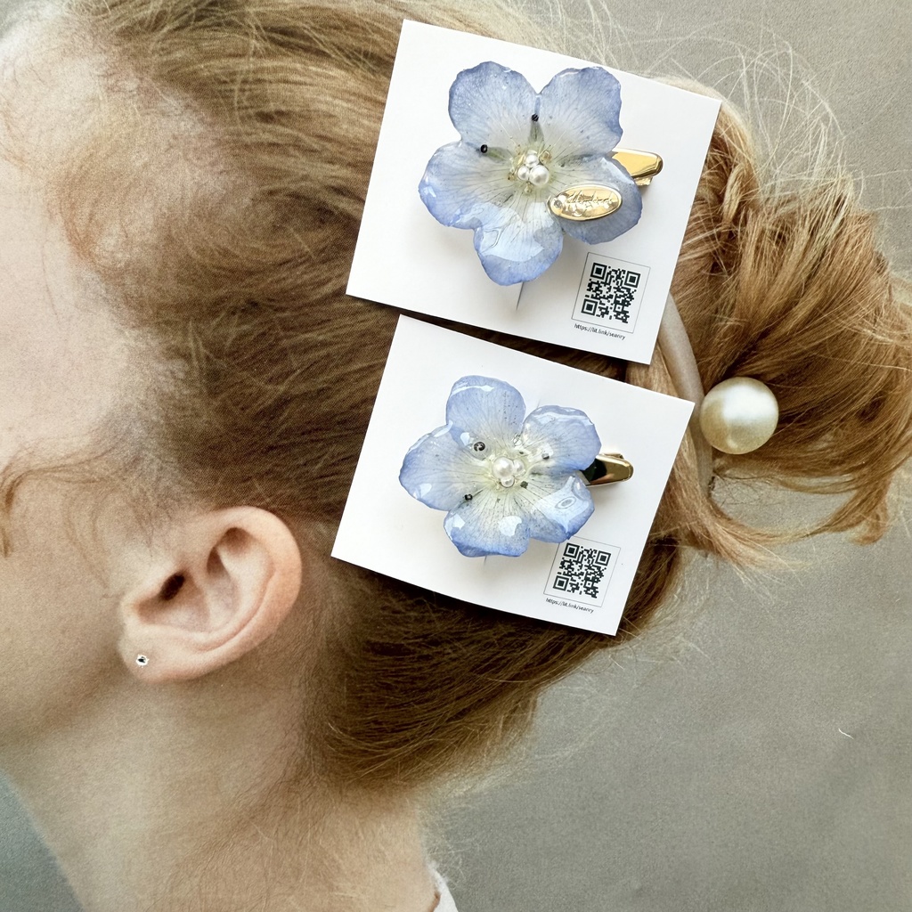 no.137 ネモフィラのミニヘアクリップ ブルー パール ネモフィラ フラワー ヘアクリップ レジン ハンドメイドクリップ