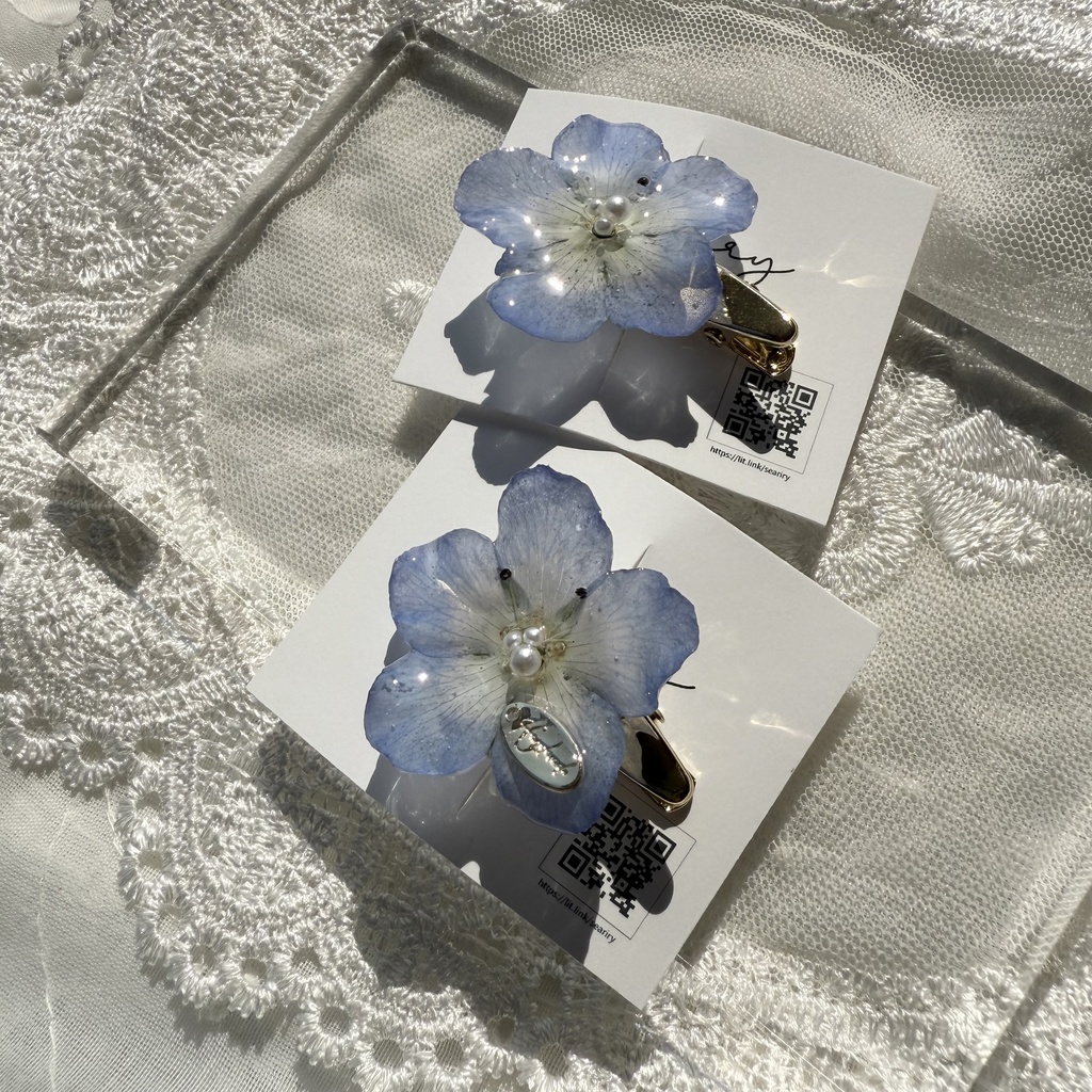 no.137 ネモフィラのミニヘアクリップ ブルー パール ネモフィラ フラワー ヘアクリップ レジン ハンドメイドクリップ