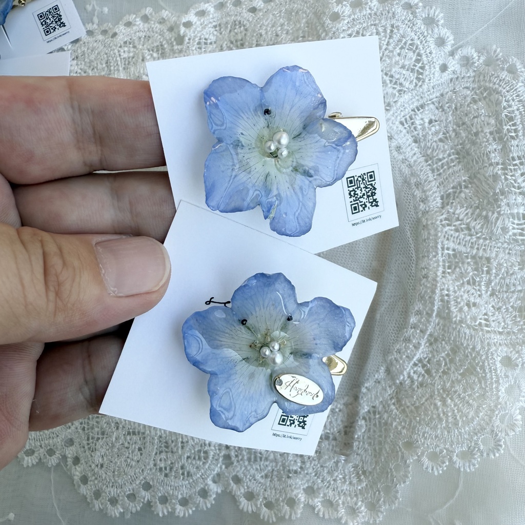 no.137 ネモフィラのミニヘアクリップ ブルー パール ネモフィラ フラワー ヘアクリップ レジン ハンドメイドクリップ