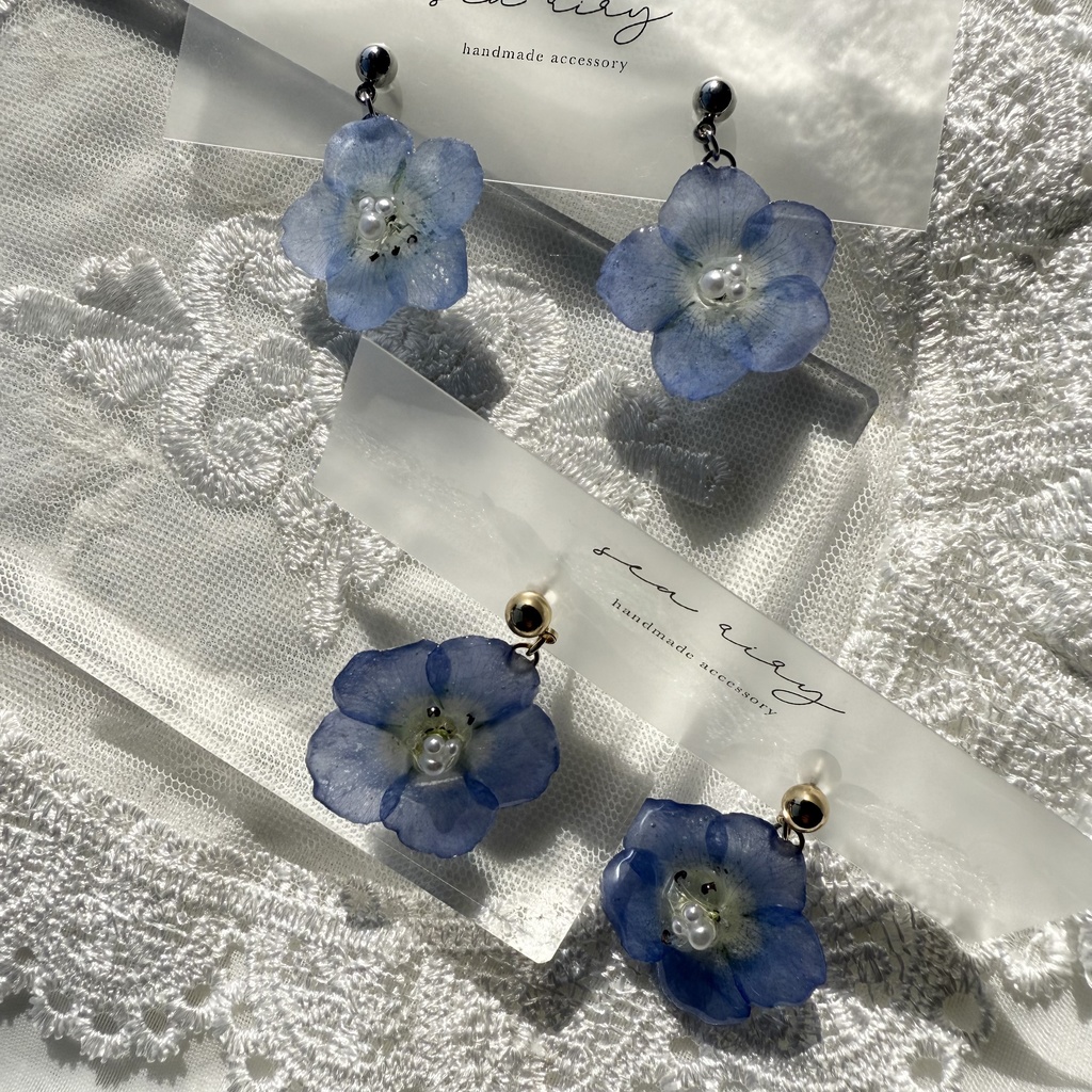 no.139 ネモフィラのピアス ネモフィラ ブルー パール フラワー ゆらゆら レジンピアス フラワーピアス チタンピアス ハンドメイド