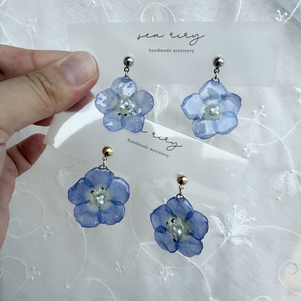 no.139 ネモフィラのピアス ネモフィラ ブルー パール フラワー ゆらゆら レジンピアス フラワーピアス チタンピアス ハンドメイド