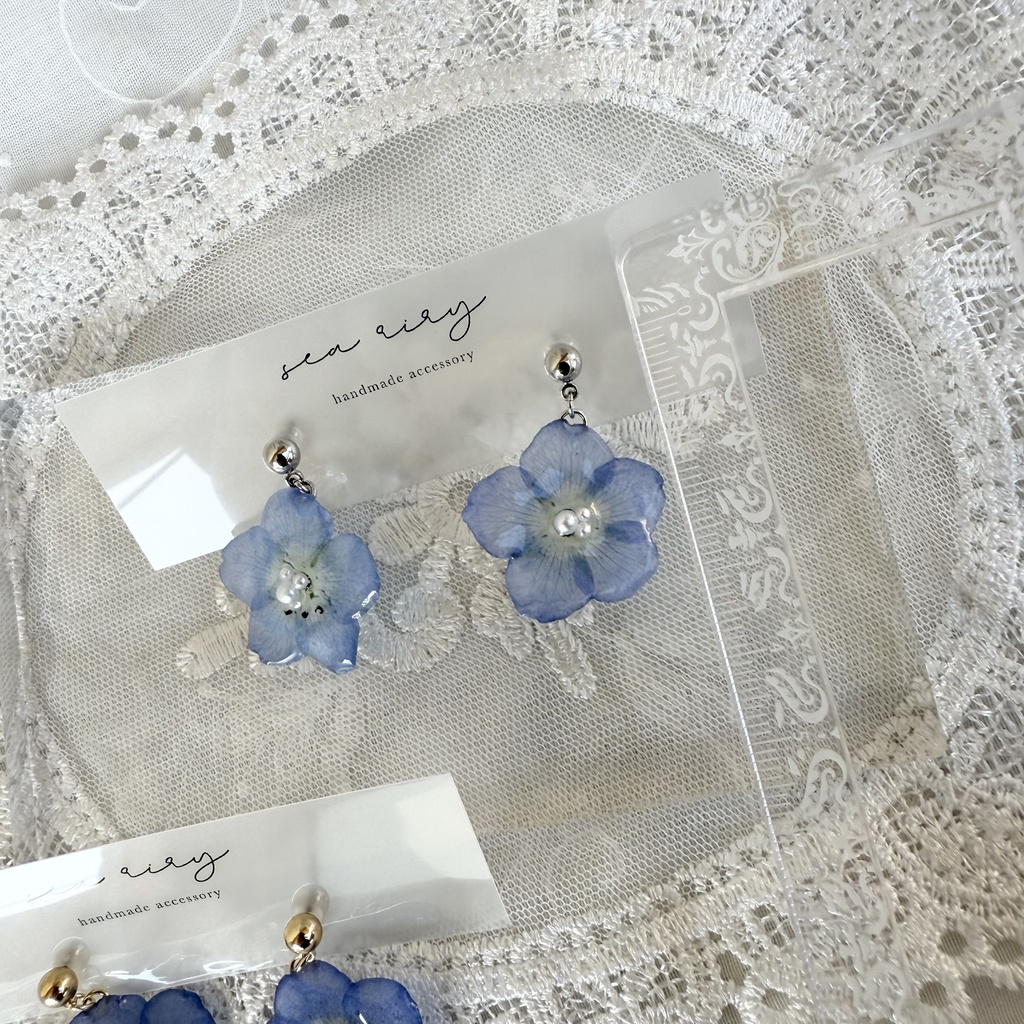 no.139 ネモフィラのピアス ネモフィラ ブルー パール フラワー ゆらゆら レジンピアス フラワーピアス チタンピアス ハンドメイド