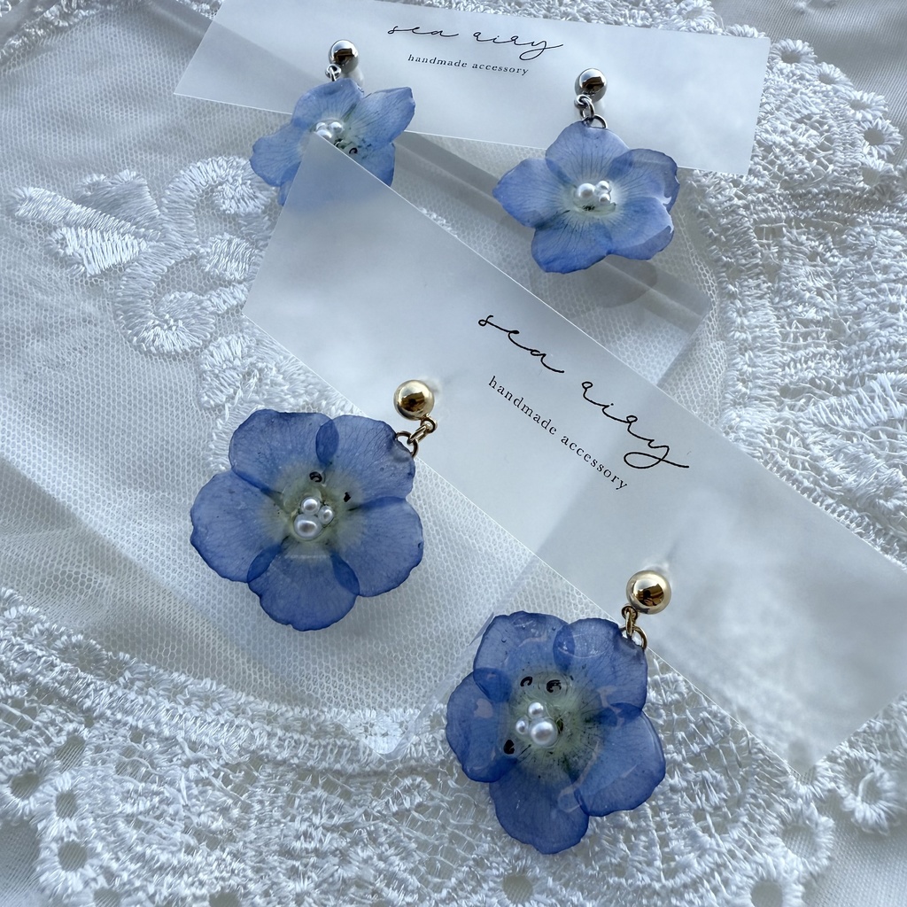 no.139 ネモフィラのピアス ネモフィラ ブルー パール フラワー ゆらゆら レジンピアス フラワーピアス チタンピアス ハンドメイド