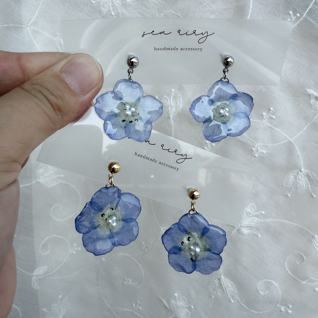 no.139 ネモフィラのピアス ネモフィラ ブルー パール フラワー ゆらゆら レジンピアス フラワーピアス チタンピアス ハンドメイド
