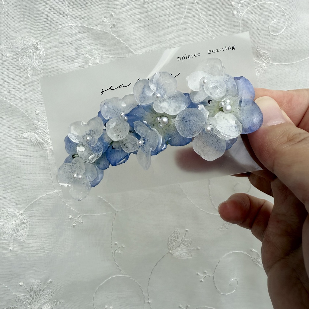 no.141 大人気 再販 ネモフィラとアナベルのヘアクリップ ブルー ホワイト ドライフラワー ヘアクリップ 本物のお花