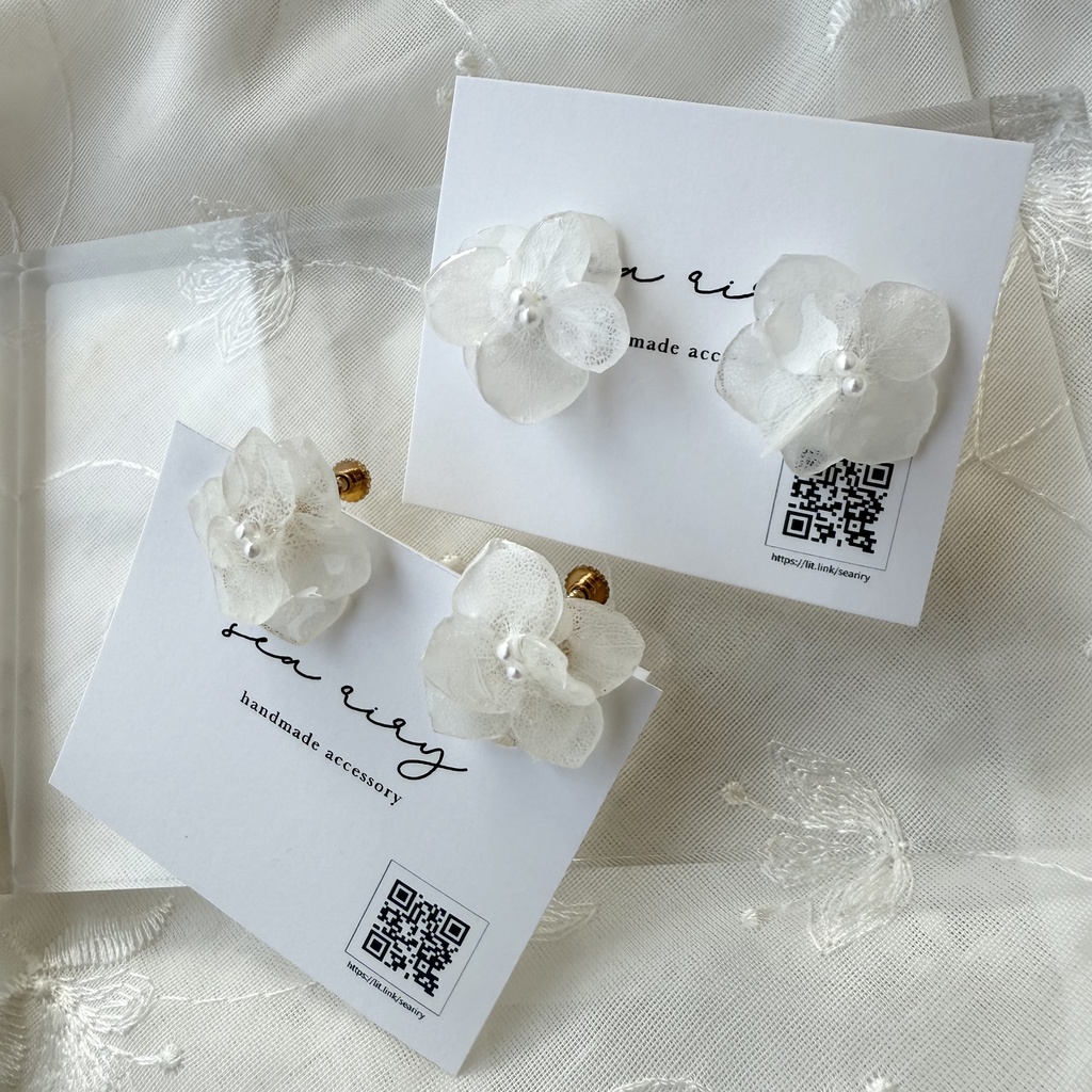 no.143 大人気 再販 ちいさな紫陽花のピアス ホワイトアナベル 本物のお花 パール フラワーピアス ハンドメイド ピアス イヤリング