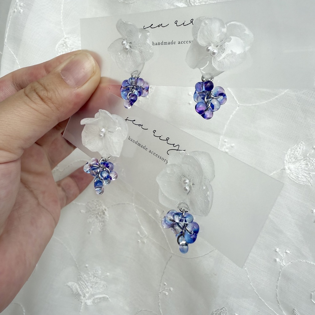 no.146 再販 紫陽花の雨粒ピアス 雨色 ホワイトアナベル 本物のお花 パール ファルファーレ ハンドメイドピアス