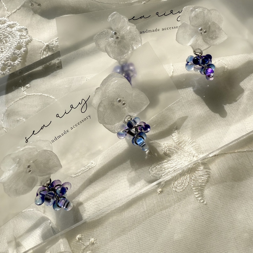 no.146 再販 紫陽花の雨粒ピアス 雨色 ホワイトアナベル 本物のお花 パール ファルファーレ ハンドメイドピアス