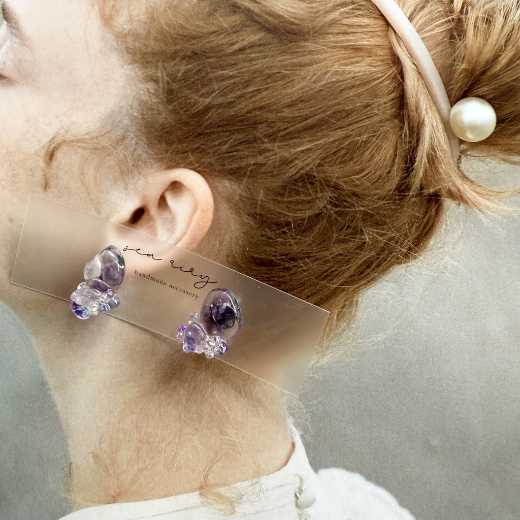 no.148 June 天然石とチェコビーズの鉱石ピアス 6月 アメジスト レインボーフローライト チェコビーズ ハンドメイドピアス