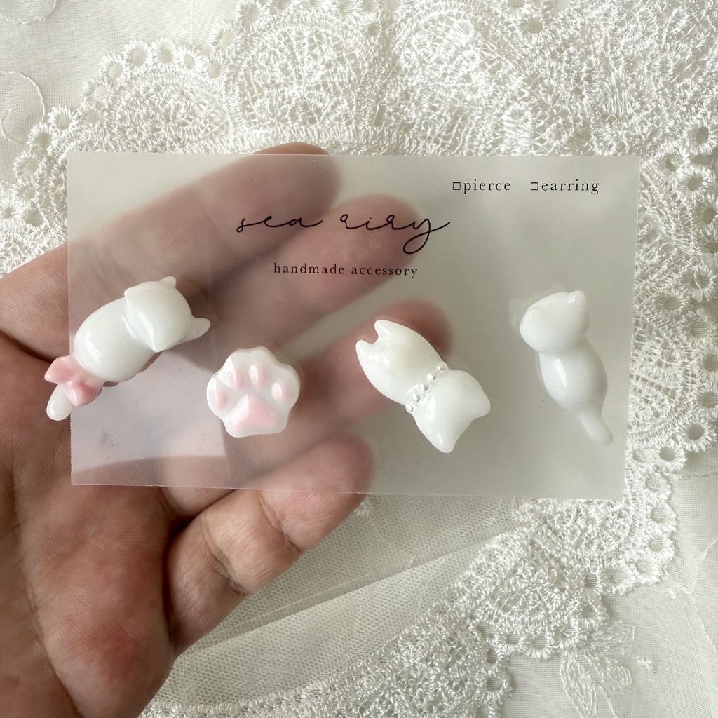 no.154 限定価格 いちごみるくのおめかしねこちゃん ピアスセット ピンク パール 猫 しろねこちゃん ハンドメイドピアス