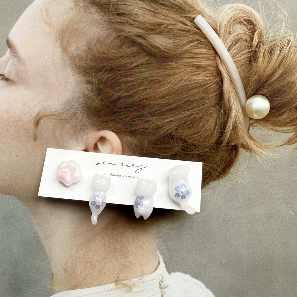 no.165 訳あり 勿忘草のねこちゃん 忘れな草 ブルー ホワイト しろねこ 猫 ネコ 肉きゅう ステンレス ポストピアス