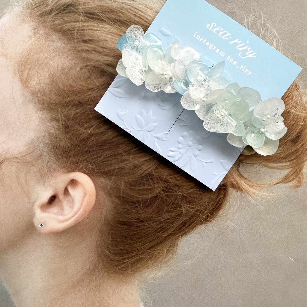 no.169 ブルーホワイトの紫陽花ヘアクリップ 紫陽花 アナベル 本物のお花 ヘアアクセサリー ヘアクリップ レジンクリップ