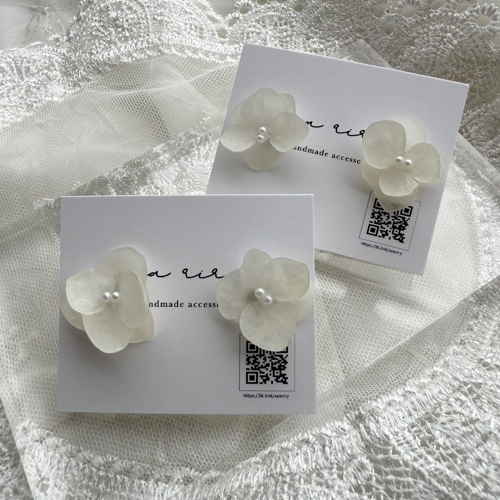 no.171 小さなお花のピアス マット加工 すりガラス 紫陽花 ホワイトアナベル パール ステンレス ピアス