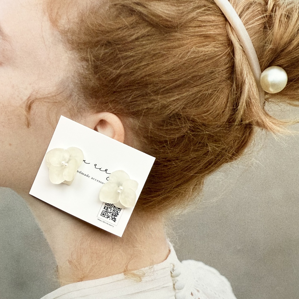 no.171 小さなお花のピアス マット加工 すりガラス 紫陽花 ホワイトアナベル パール ステンレス ピアス