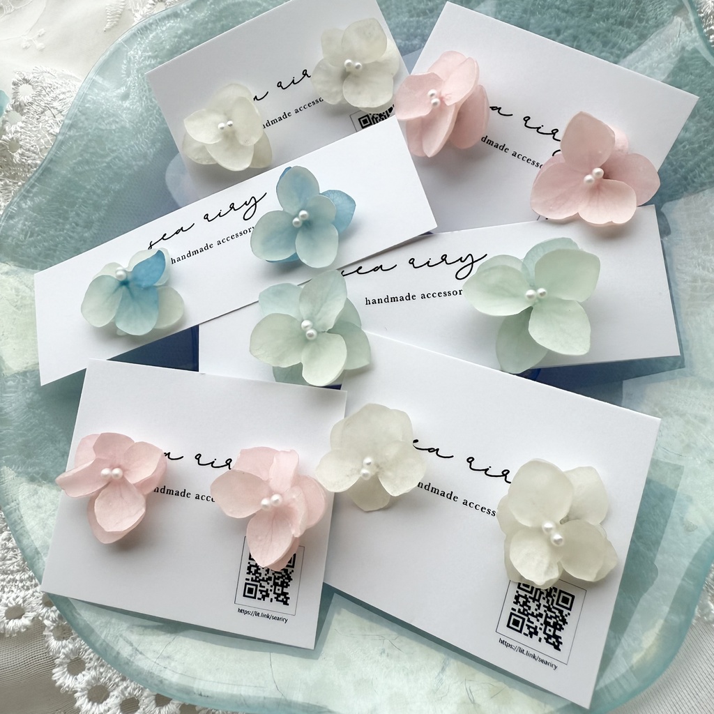 no.172 ちいさなお花のピアス マット加工 すりガラス 本物のお花 紫陽花 アナベル ベビーピンク ステンレス ピアス