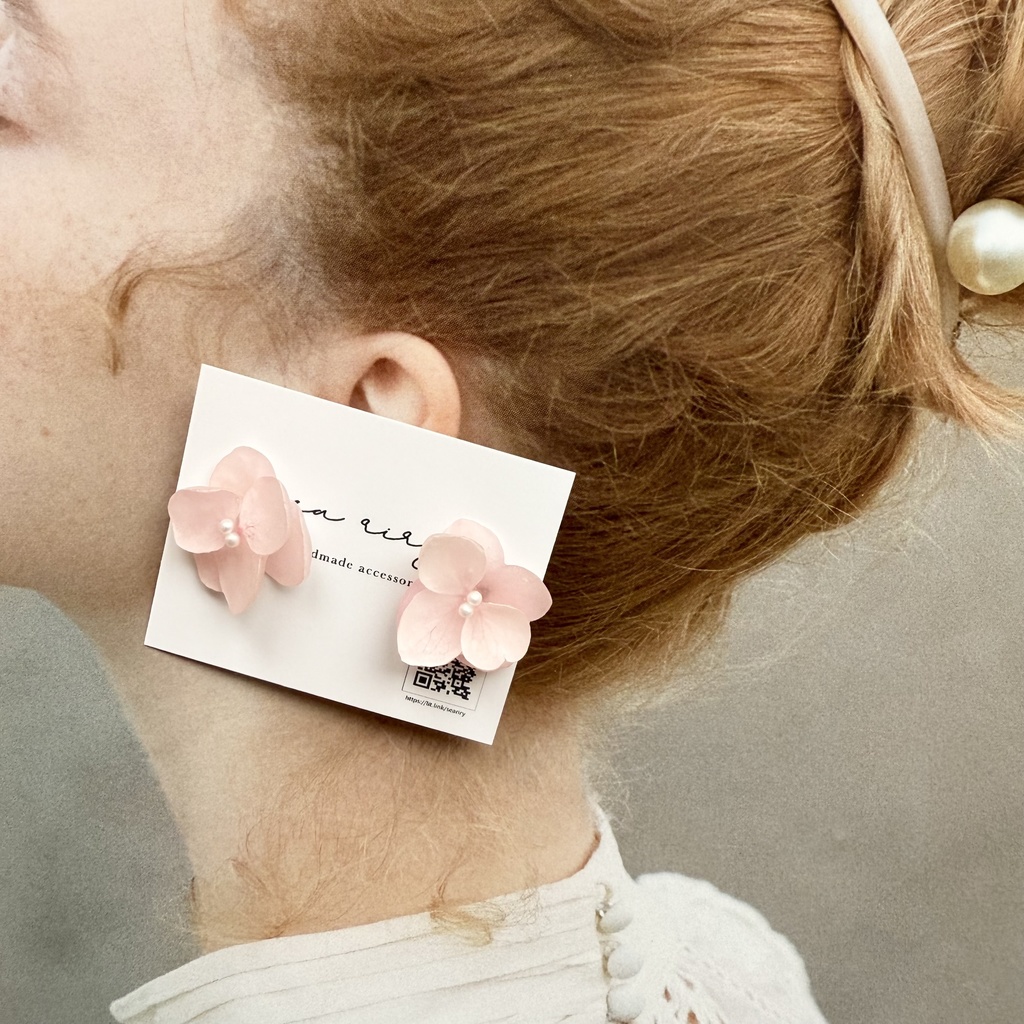 no.172 ちいさなお花のピアス マット加工 すりガラス 本物のお花 紫陽花 アナベル ベビーピンク ステンレス ピアス