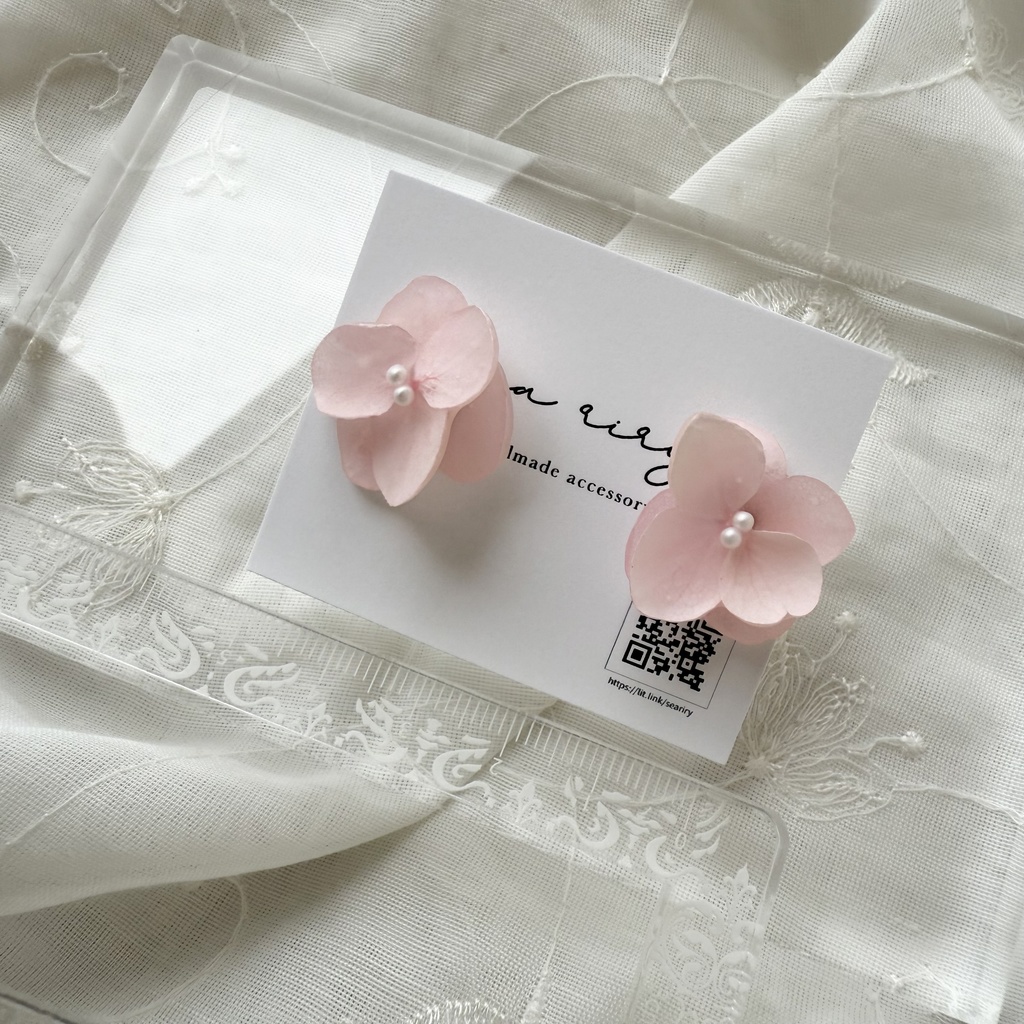 no.172 ちいさなお花のピアス マット加工 すりガラス 本物のお花 紫陽花 アナベル ベビーピンク ステンレス ピアス