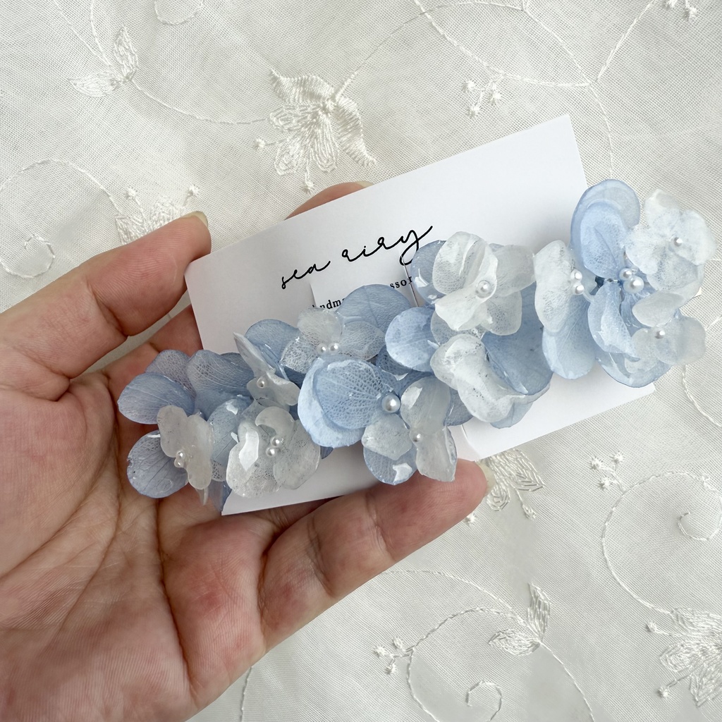 no.175 ブルーホワイトの紫陽花ヘアバレッタ 本物のお花 あじさい ホワイトアナベル パール ヘアバレッタ 髪飾り 浴衣 着物