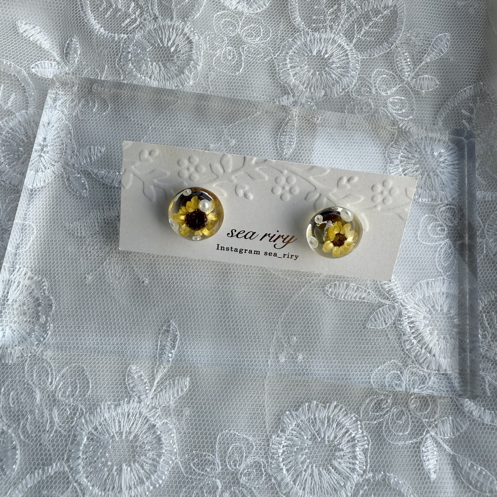 no.201 ちいさな向日葵のドームピアス ひまわり 向日葵 パール クリア ドーム ステンレス ピアス