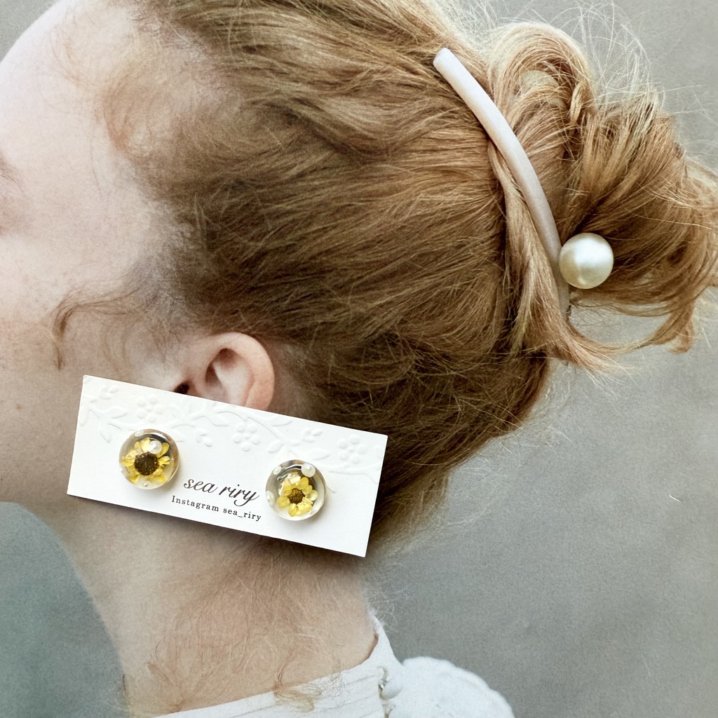 no.201 ちいさな向日葵のドームピアス ひまわり 向日葵 パール クリア ドーム ステンレス ピアス