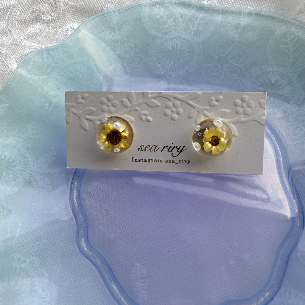 no.201 ちいさな向日葵のドームピアス ひまわり 向日葵 パール クリア ドーム ステンレス ピアス