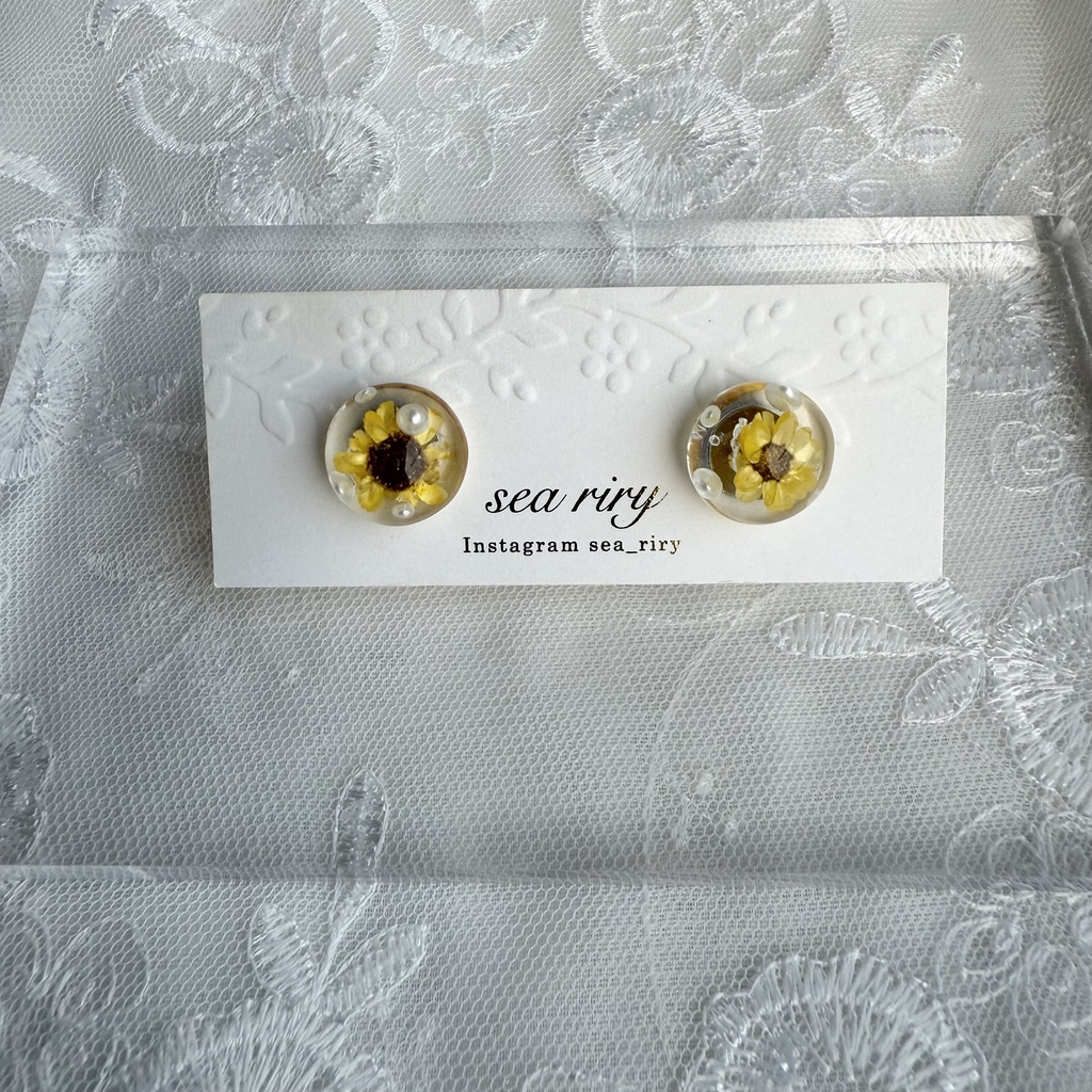 no.201 ちいさな向日葵のドームピアス ひまわり 向日葵 パール クリア ドーム ステンレス ピアス