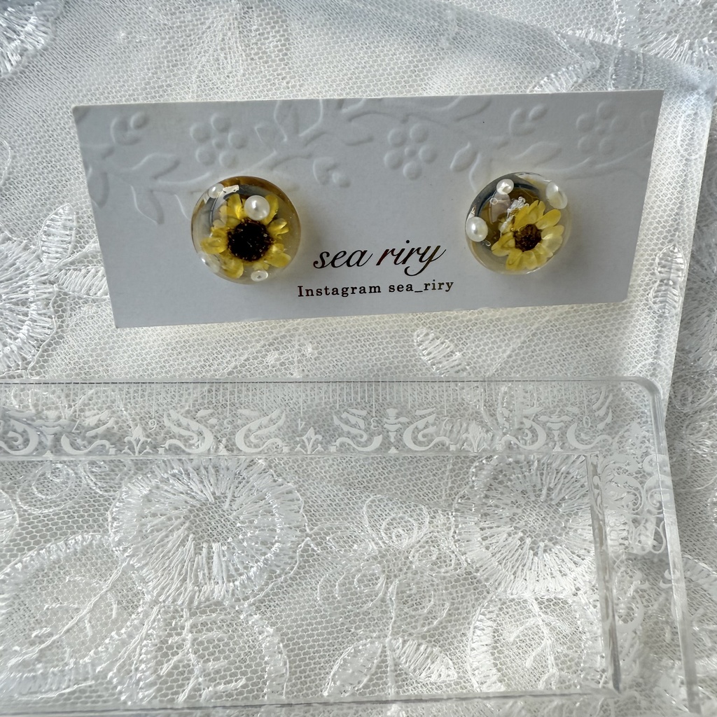 no.201 ちいさな向日葵のドームピアス ひまわり 向日葵 パール クリア ドーム ステンレス ピアス