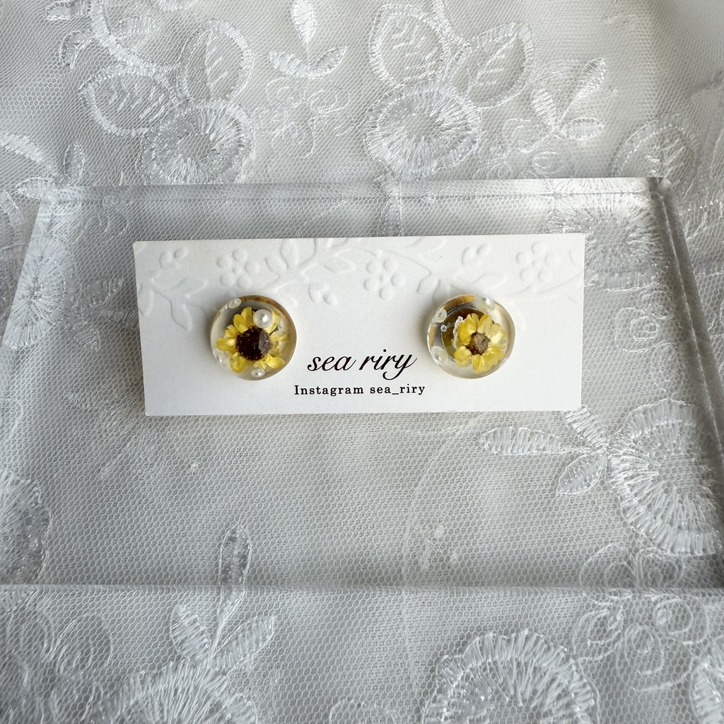 no.201 ちいさな向日葵のドームピアス ひまわり 向日葵 パール クリア ドーム ステンレス ピアス