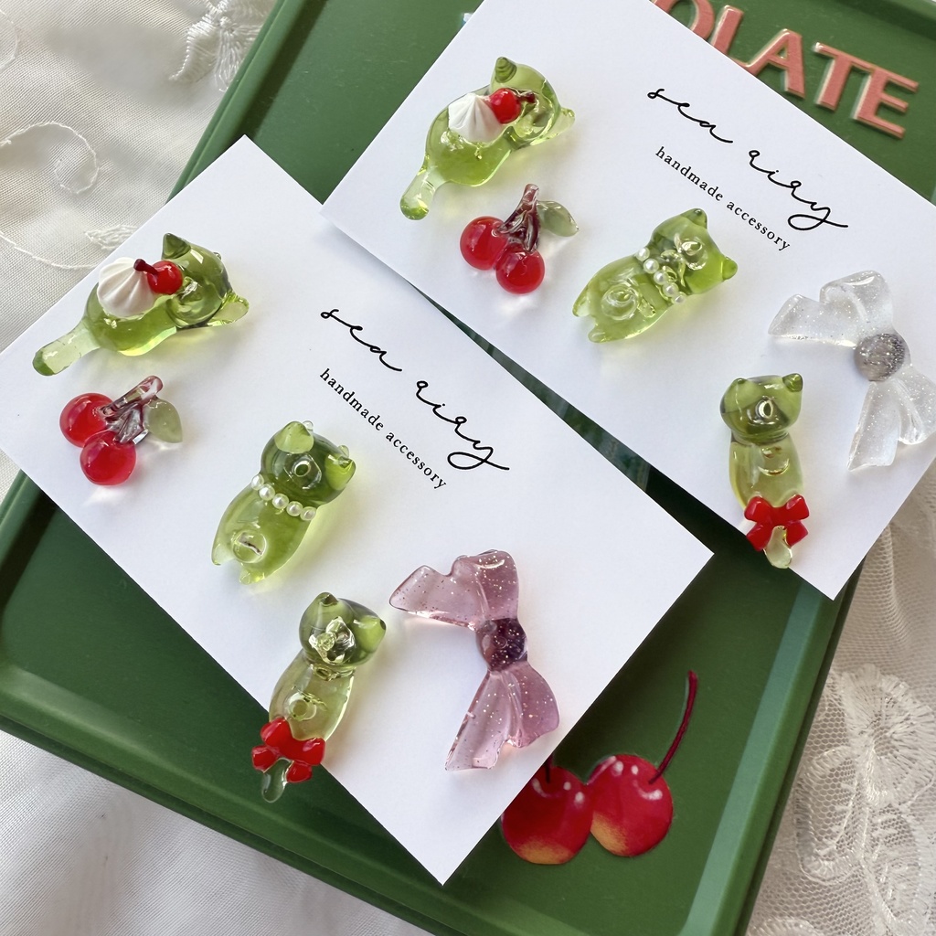 no.207  クリームソーダのねこちゃんピアス  セット  メロンソーダ  チェリー  さくらんぼ  ホイップ  ねこ  ネコ  ステンレス  ピアス