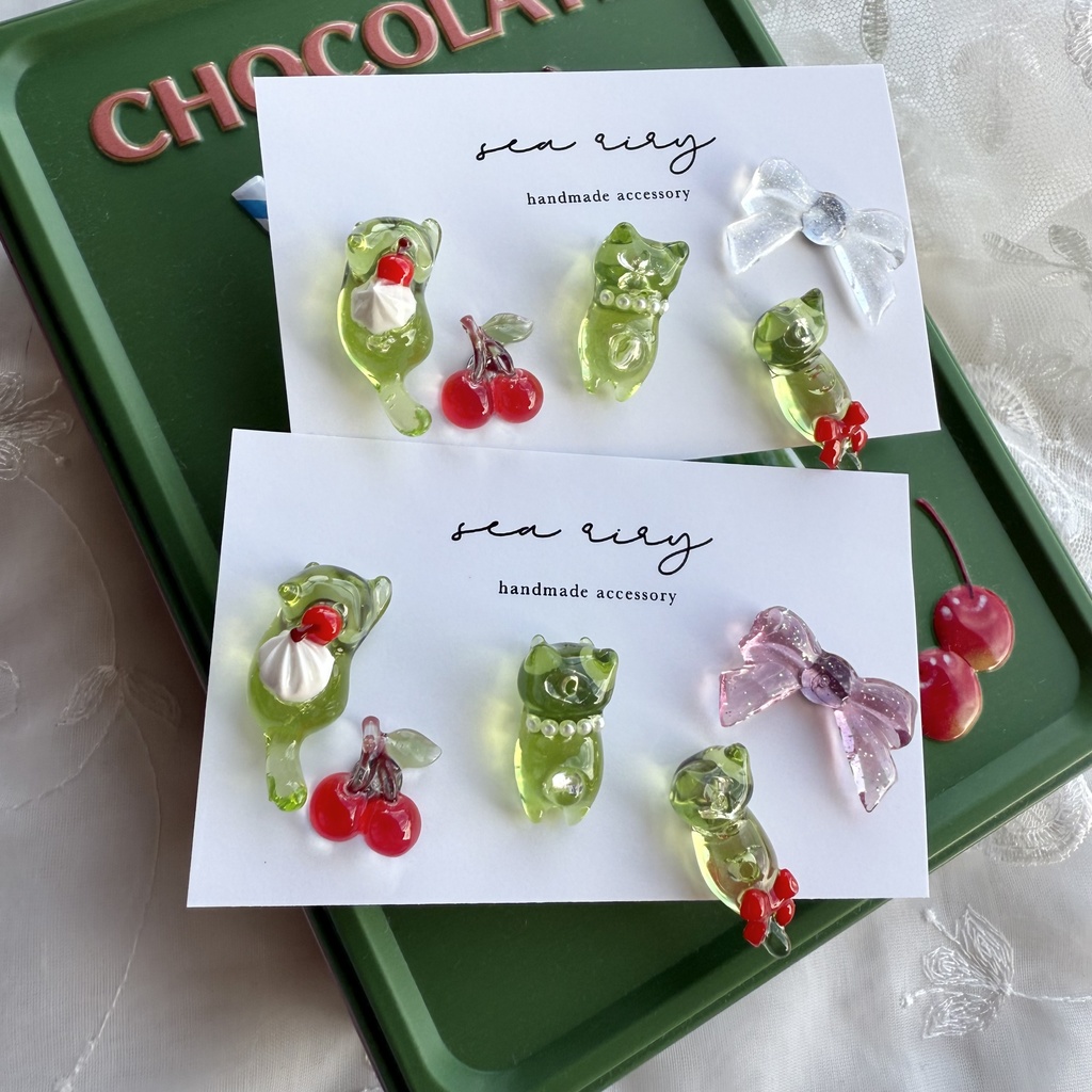 no.207  クリームソーダのねこちゃんピアス  セット  メロンソーダ  チェリー  さくらんぼ  ホイップ  ねこ  ネコ  ステンレス  ピアス