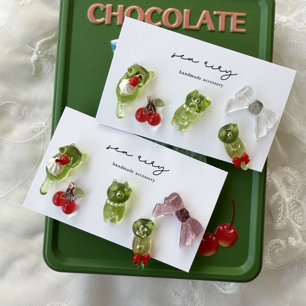 no.207  クリームソーダのねこちゃんピアス  セット  メロンソーダ  チェリー  さくらんぼ  ホイップ  ねこ  ネコ  ステンレス  ピアス