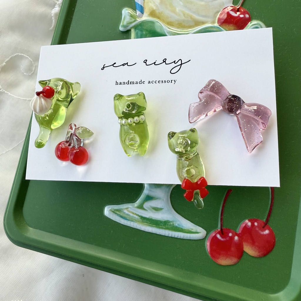 no.207  クリームソーダのねこちゃんピアス  セット  メロンソーダ  チェリー  さくらんぼ  ホイップ  ねこ  ネコ  ステンレス  ピアス