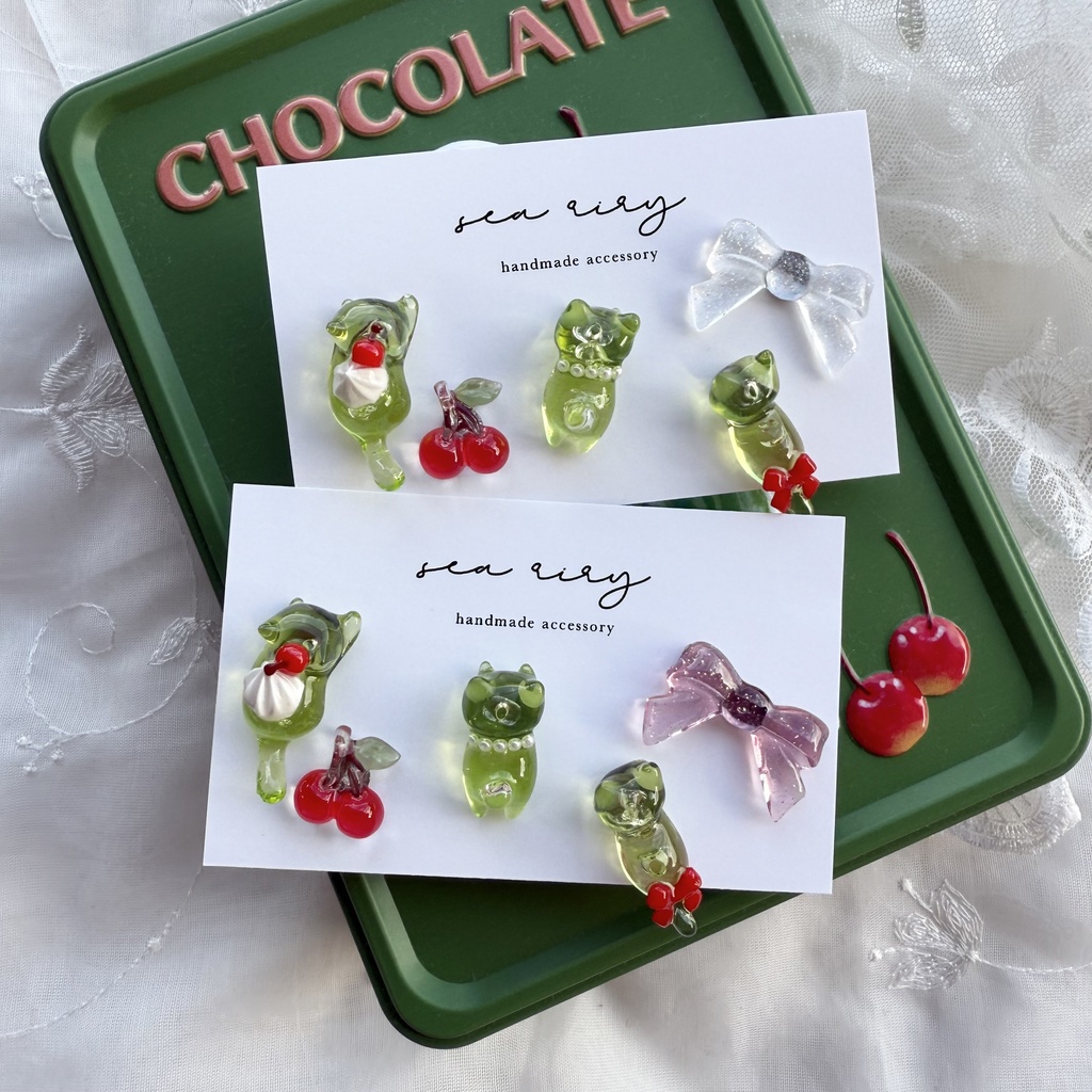 no.207  クリームソーダのねこちゃんピアス  セット  メロンソーダ  チェリー  さくらんぼ  ホイップ  ねこ  ネコ  ステンレス  ピアス