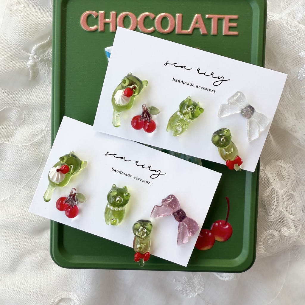 no.207  クリームソーダのねこちゃんピアス  セット  メロンソーダ  チェリー  さくらんぼ  ホイップ  ねこ  ネコ  ステンレス  ピアス