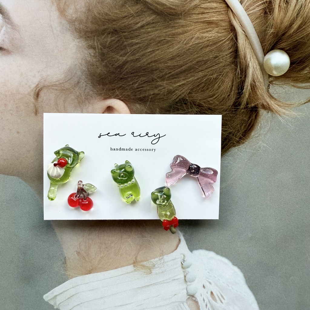 no.207  クリームソーダのねこちゃんピアス  セット  メロンソーダ  チェリー  さくらんぼ  ホイップ  ねこ  ネコ  ステンレス  ピアス