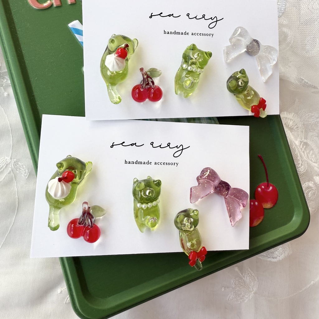 no.207  クリームソーダのねこちゃんピアス  セット  メロンソーダ  チェリー  さくらんぼ  ホイップ  ねこ  ネコ  ステンレス  ピアス