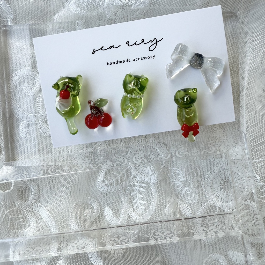 no.207  クリームソーダのねこちゃんピアス  セット  メロンソーダ  チェリー  さくらんぼ  ホイップ  ねこ  ネコ  ステンレス  ピアス