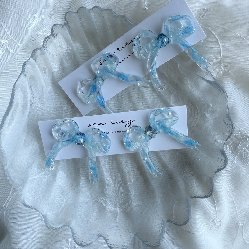 no.209 紫陽花とパールのリボンピアス 夏色 ブルー リボン 本物のお花 アジサイ パール ステンレス ピアス