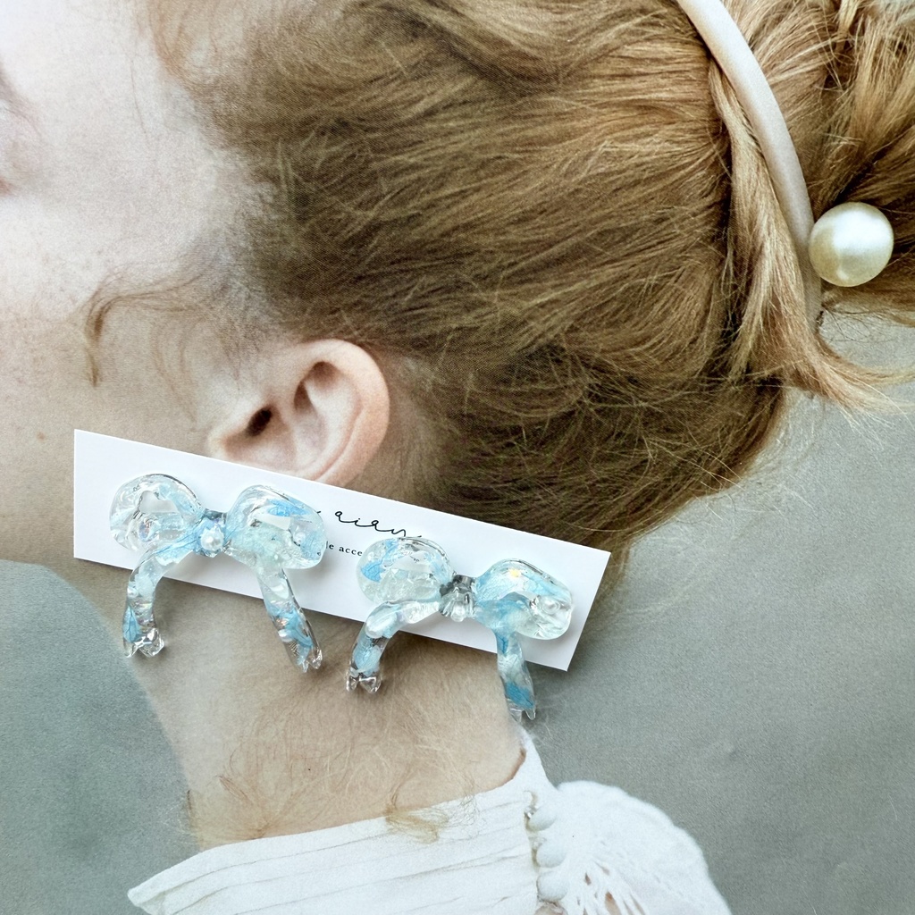 no.209 紫陽花とパールのリボンピアス 夏色 ブルー リボン 本物のお花 アジサイ パール ステンレス ピアス