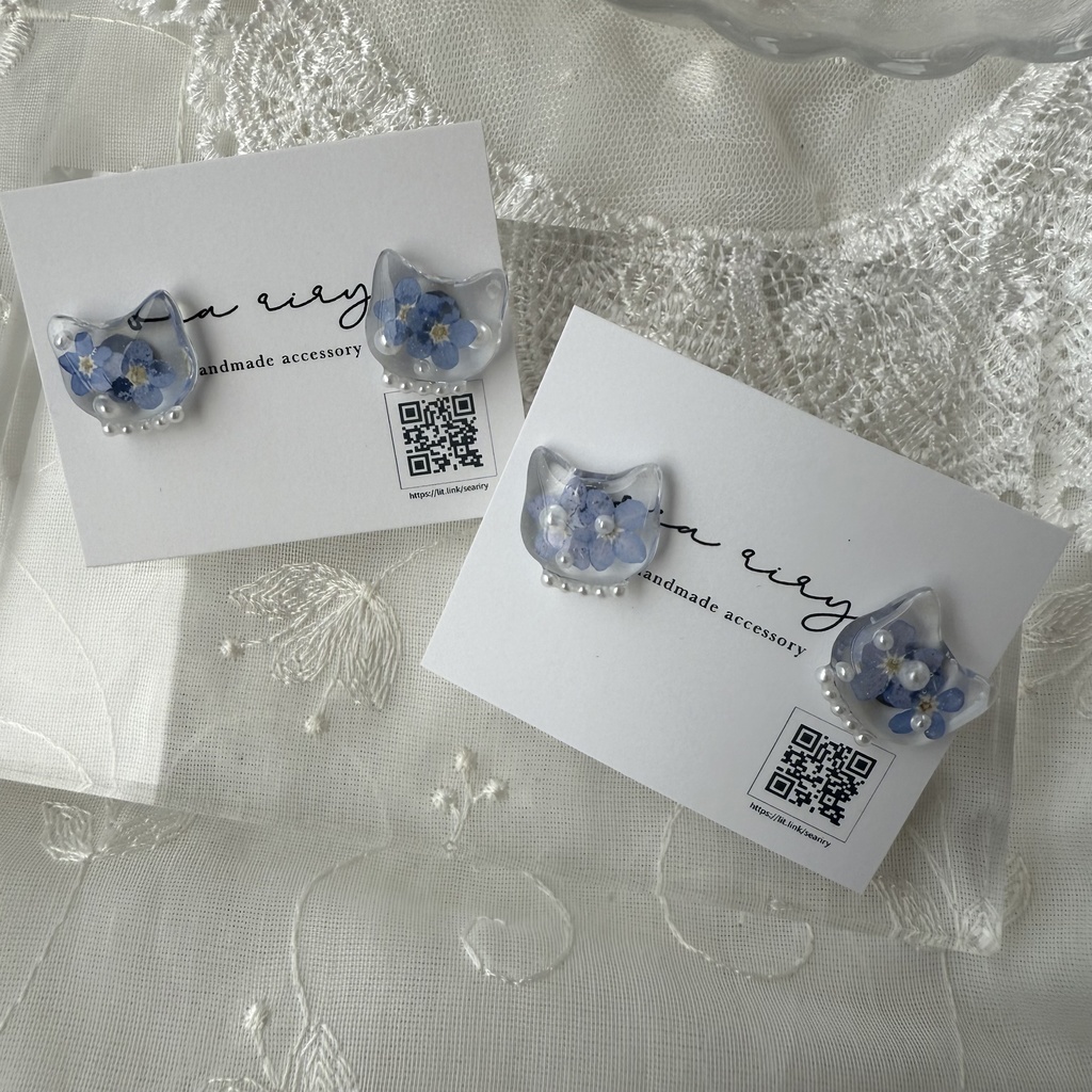 no.210 再販 勿忘草のねこちゃんピアス パール 忘れな草 ネコ 猫 フラワー ブルー クリア ステンレス ピアス