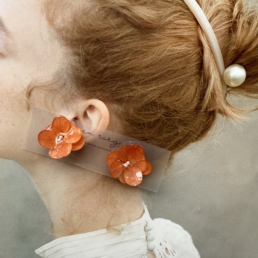 no.219 ブリックオレンジの紫陽花ピアス 秋色 オレンジ アジサイ