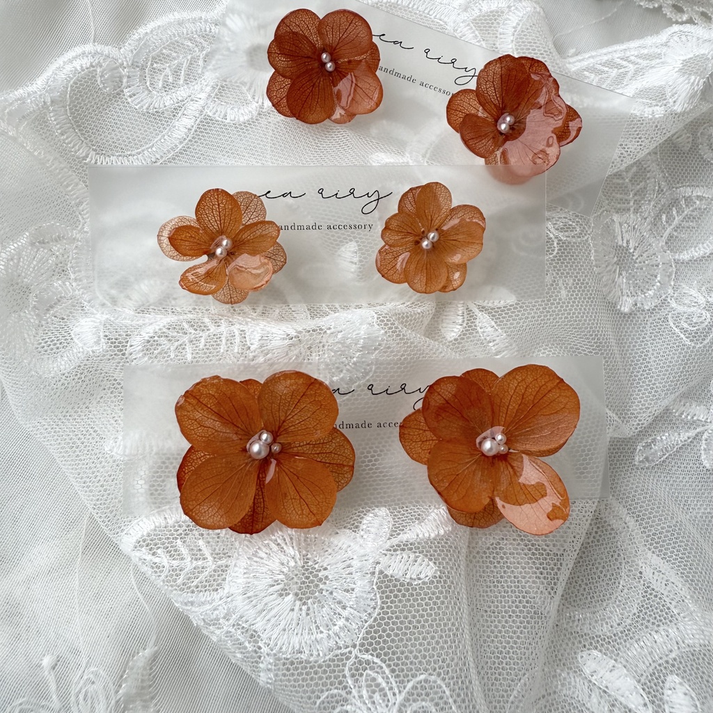 no.222 ブリックオレンジの紫陽花ピアス 秋色 オレンジ 本物のお花 アジサイ パール ステンレス ピアス