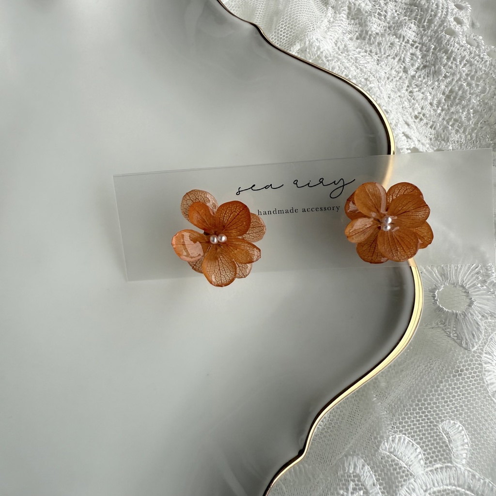 no.222 ブリックオレンジの紫陽花ピアス 秋色 オレンジ 本物のお花 アジサイ パール ステンレス ピアス