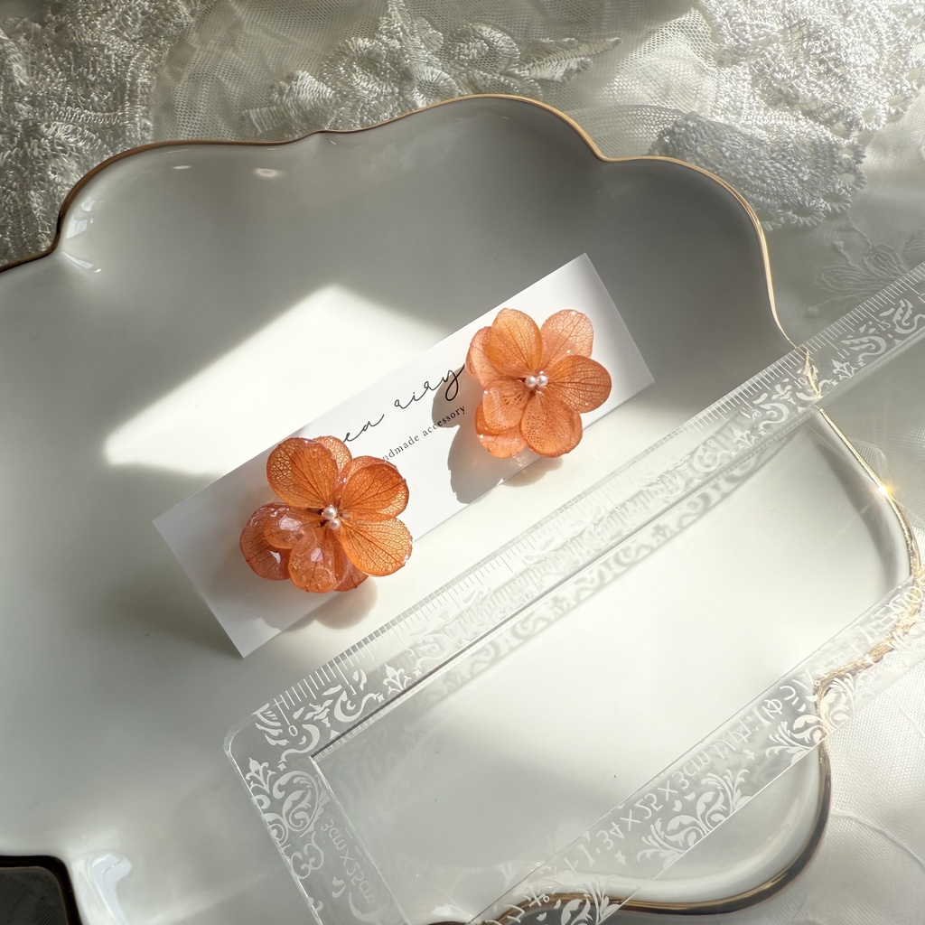 no.226 再販 ブリックオレンジの紫陽花ピアス 秋色 オレンジ 本物のお花 アジサイ パール ステンレス ピアス