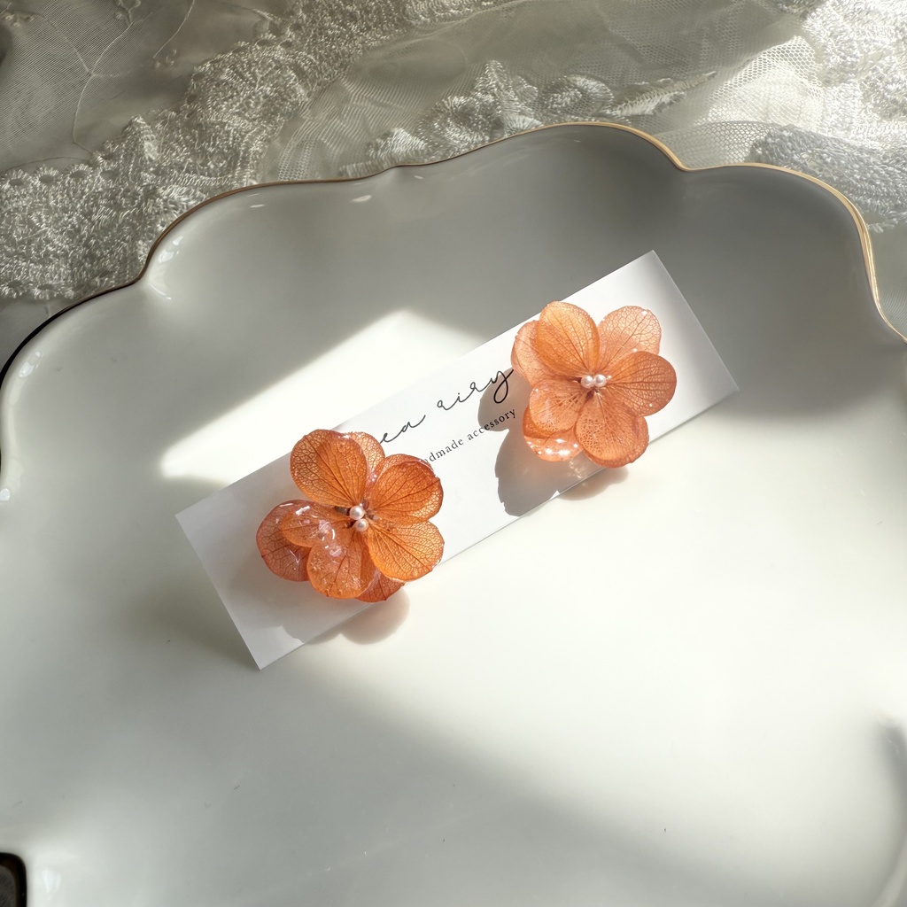 no.226 再販 ブリックオレンジの紫陽花ピアス 秋色 オレンジ 本物のお花 アジサイ パール ステンレス ピアス