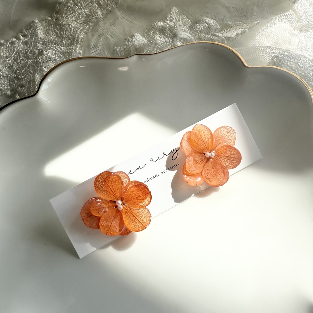 no.226 再販 ブリックオレンジの紫陽花ピアス 秋色 オレンジ 本物のお花 アジサイ パール ステンレス ピアス