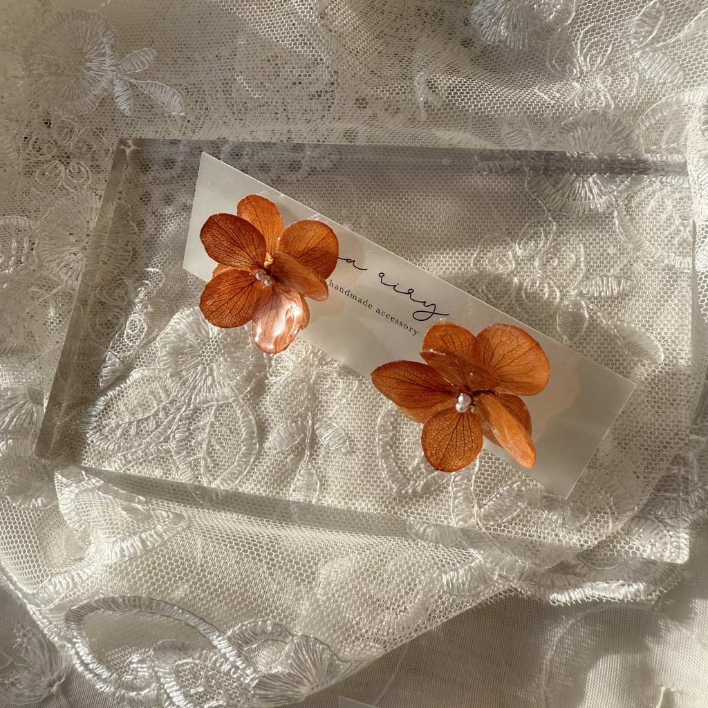 no.234 再販 ブリックオレンジの紫陽花ピアス 本物のお花 オレンジ アジサイ パール ステンレス ピアス