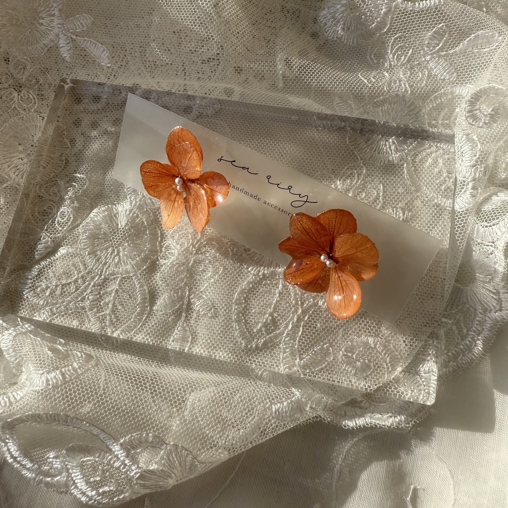 no.234 再販 ブリックオレンジの紫陽花ピアス 本物のお花 オレンジ アジサイ パール ステンレス ピアス
